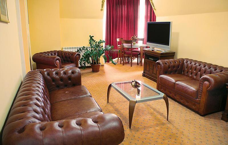 Khách sạn Granata 4*