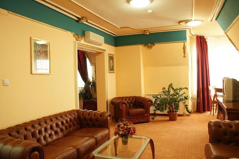 Granata Khách sạn 4*